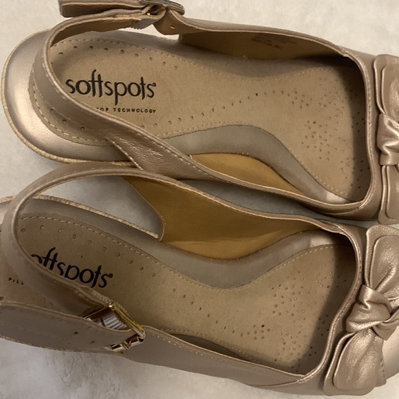 Softspots leather wedges , size 9 EUC - Picture 2 of 5